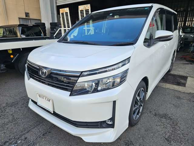 ヴォクシー 2.0 X 4WD 