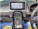 『1台』のお車に対して、3名体制で日々議論を重ね仕入れを行っております。