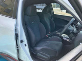 自社整備工場併設! 納車整備からアフターフォローまでお任せください。 車検や定期点検、オイル交換はもちろん、ナビやドラレコ、バックカメラ、ETC等の取り付けも当店にお任せください。