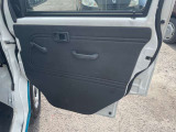 当社では皆様が気軽に購入しやすい価格のお車をご用意しております。格安車でもしっかりと法定整備を行い安心安全な状態にしてのお渡しですので是非お気軽にお問合せ下さい!!