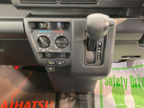 ダイハツディーラーでは「ダイハツ認定U-CAR」という基準を設け、車選びに詳しくないお客様でも「安心して選べる」をご提供しています。