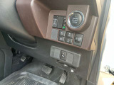運転席操作部です!わからないスイッチ類や操作部はお気軽にお問い合わせ下さい!