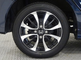 アルミホイールは安心のホンダ純正!車のデザインにもマッチしています。