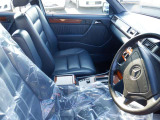 展示車両は厳正な車両チェックを実施しております。もちろん全車室内クリーニング済みになっております。(トラック等一部車種は除きます)