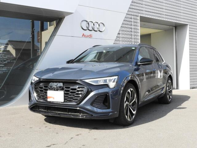 Q8 e-tron 55 クワトロ Sライン 4WD 