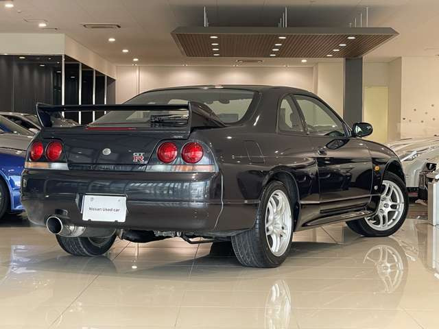 R33日産純正未使用品スカイラインGTRリヤエンブレム 日産 R34 GT-R 