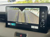 両サイドミラーの下にもカメラが付いており、車幅をわかりやすく教えてくれます!