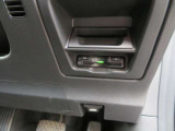 ETCが装着されています。再セットアップ後高速道路の料金所をノンストップで通過できて大変便利です。
