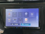 ナビゲーションはKENWOODのメモリーナビです★7インチサイズ★Bluetooth機能も付いてますのでお気に入りの音楽がお車でもお聴きいただけます☆