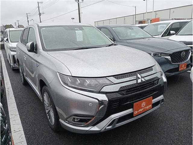 アウトランダーPHEV 2.4 G リミテッド エディション 4WD 純正ナビ地デジBカメラETCス...