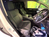 運転席シート廻りは使用感も少なく、良好な状態となっています。丁寧に使われていたことがよくわかりますね。