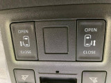 【両側パワースライドドア】スマートキーや運転席のスイッチで後席両側スライドドアの開閉が可能♪電動だから力を入れてドアを開ける必要が無く、小さなお子様でも簡単に開け閉めでき快適です♪