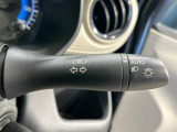 【オートライト】周りの明るさに応じて自動でヘッドライトの点灯・消灯ができる機能です!ライトの付け忘れ・消し忘れなどが無くなり、雨の日や夕方の走行も安心!トンネル通過時も便利ですね♪