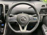 【純正革巻きステアリング】上質な革を使用することで、手にしっかり馴染みとても運転しやすいハンドルです♪