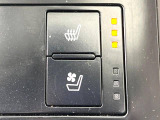 【シートベンチレーション】夏場は涼しい風でお尻や背中の熱やムレを防ぎ、冬はエアコンよりも早く温まってポカポカに!季節を問わず快適に過ごせます。