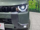 【LEDヘッドライト】悪天候や夜間走行時も良好な視界を確保し安心して運転できる高輝度LEDヘッドライトを装備!点灯速度が早く、消費電力も抑えられています。