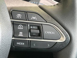 【レーダークルーズコントロール】高速道路での長距離走行が楽に!!自動で速度を保つクルーズコントロールが、衝突軽減システムと連携し、前方の車両を感知して車間を保つように速度調節してくれます!!