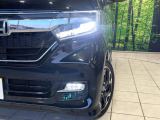 【シーケンシャルターンランプ付きLEDヘッドライト】人気の『流れるウィンカー』付きのLEDヘッドライトを装備♪高級感はもちろん、点灯時は存在感たっぷりで他車からも認識されやすく安心です。