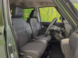 運転席シート廻りは使用感も少なく、良好な状態となっています。丁寧に使われていたことがよくわかりますね。