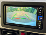 【バックカメラ】駐車時に後方がリアルタイム映像で確認できます。大型商業施設や立体駐車場での駐車時や、夜間のバック時に大活躍!運転スキルに関わらず、今や必須となった装備のひとつです!