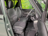 運転席シート廻りは使用感も少なく、良好な状態となっています。丁寧に使われていたことがよくわかりますね。