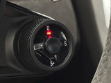 ●PDK:7速ダブルクラッチオートマティックトランスミッション、マニュアルモードとオートマティックモードをステアリングホイールのパドルシフトにて変速が可能です。