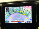 【バックカメラ】駐車時に後方がリアルタイム映像で確認できます。大型商業施設や立体駐車場での駐車時や、夜間のバック時に大活躍!運転スキルに関わらず、今や必須となった装備のひとつです!