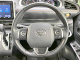 【純正革巻きステアリング】上質な革を使用することで、手にしっかり馴染みとても運転しやすいハンドルです♪