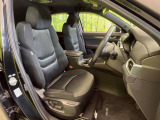 運転席シート廻りは使用感も少なく、良好な状態となっています。前オーナー様が丁寧に使っていたことがよくわかりますね。
