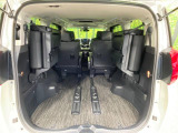 普段のお買い物や通勤、送迎等に十分な荷室スペースを確保しております。セカンドシートを倒すと、大きな荷物の積載も可能です♪