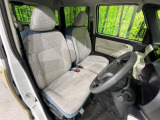 運転席まわりには十分なスペースがあり、大柄な方でもゆったり運転していただける環境です。