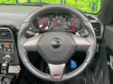 【純正革巻きステアリング】上質な革を使用することで、手にしっかり馴染みとても運転しやすいハンドルです♪