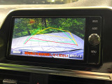 【バックカメラ】駐車時に後方がリアルタイム映像で確認できます。大型商業施設や立体駐車場での駐車時や、夜間のバック時に大活躍!運転スキルに関わらず、今や必須となった装備のひとつです!