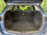 後席を格納すると、これだけの広さが!シーンに合わせたシートアレンジで、大きな荷物も積むことが出来ます♪