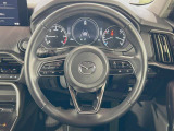 【純正革巻きステアリング】上質な革を使用することで、手にしっかり馴染みとても運転しやすいハンドルです♪
