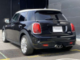 長期にわたる保証を実現。2年間のMINI NEXT保証と延長保証(別途費用)を合わせて最大4年間の保証。万一の故障に長期に備えることができ、ご安心してお乗り頂けます。(NEXT1年は1年距離無制限)