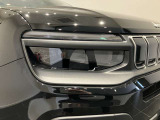 初代JEEP WILLYSからインスピレーションを得た丸目ライトとボクシーなフォルム。ヘッドライト、フロントフォグライト、テールライトにLEDを初採用