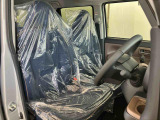 たとえばダイハツのお店にある、たくさんのスマアシ搭載車は、正常に作動する事をしっかり確認します。