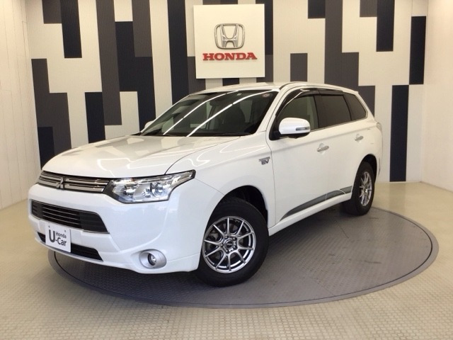アウトランダーPHEV 2.0 G ナビパッケージ 4WD 