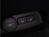 リアシートにもシートヒーターを装備。4席全てで独立した調整が可能です。