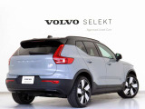 北欧の革新性が生み出したコンパクト・シティSUV。ボルボXC40に、新たにラインナップされたピュアEVモデルです。ボルボのピュアE Vを象徴するフレームレスグリルプレートをはじめエクステリアを刷新。