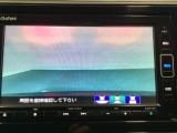 ギヤをR(バック)に入れるとナビの画面に後ろの映像が映るリアカメラ付です。後退時、コンディションが悪い視界でもカラーバックモニターがドライバーをサポートします。