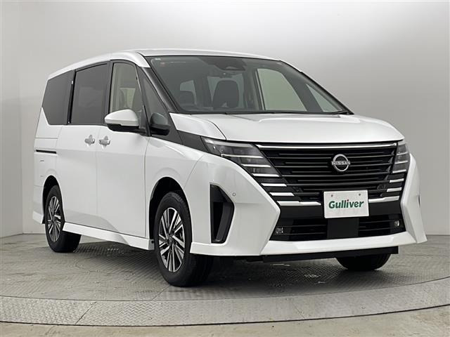 セレナ 1.4 e-4ORCE ハイウェイスターV 4WD 4WD 修復歴無し
