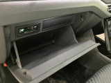 ☆ (ETC2.0)対応車載器です。広範囲の渋滞規制情報提供や安全運転支援など様々なサービスが受けられる運転支援サービスです。
