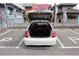 このお車は過去に修復歴が有ります。修復場所は( 後ろ )です。しかし写真の通り、きちんと直しています♪ので走行には問題は有りません。修復は(小)ですので御安心下さい♪