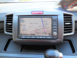 純正ナビ装備!他メーカーのナビの取り付けや、現在の車についているナビの取り付け等、お気軽にご相談ください★
