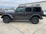 Jeep通はモデルコードで呼びます。Jeepには名前を変えずに進化してきたモデルはいくつもあります。その為、モデルはモデルコードによって呼び分けられています。