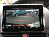 バックガイドモニターで、後方を確認しながら安心して駐車することができます。運転初心者も熟練者も必須の機能ですよ!