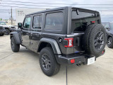 オリジナル4x4ブランドとしての誇りと自信、そして進化の伝統。4x4性能、デザイン、品質。本物とはJeepの全てであり、追い求めるさらなるたかみでもあるのです。