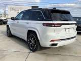 オリジナル4x4ブランドとしての誇りと自信、そして進化の伝統。4x4性能、デザイン、品質。本物とはJeepの全てであり、追い求めるさらなるたかみでもあるのです。